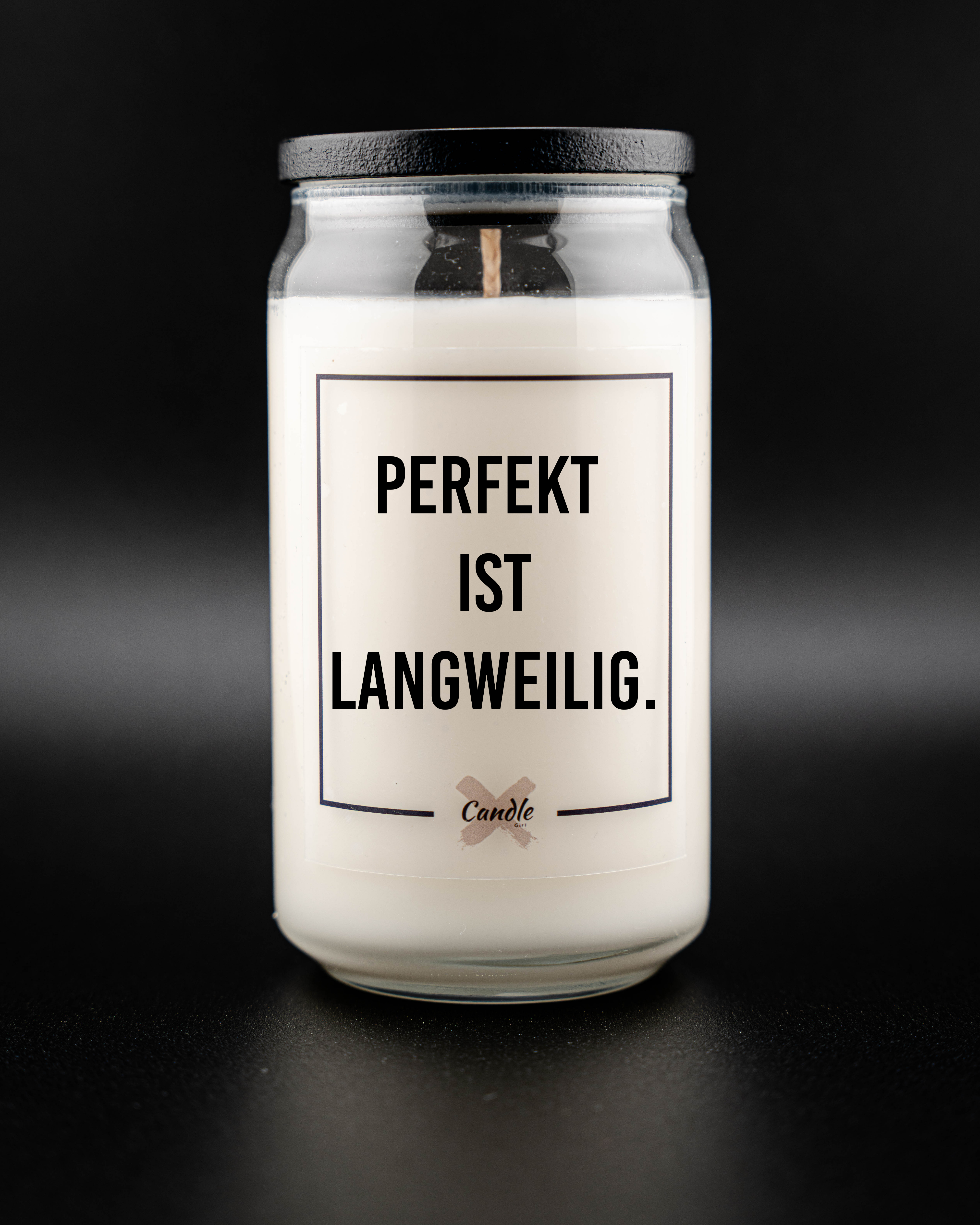 Kerze mit Spruch | PERFEKT IST LANGWEILIG.